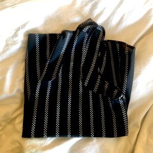 Black and white chiffon flowy tank